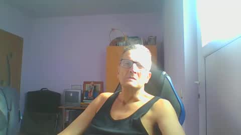Snapshot of ulmeni4 chatting on November 2025 11:34:01 AM ulmeni4 online show from November 2025 11:34:01 AM