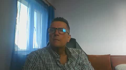 Snapshot of ulmeni4 chatting on November 2025 01:10:02 PM ulmeni4 online show from November 2025 01:10:02 PM