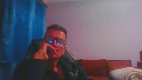 Snapshot of ulmeni4 chatting on November 2025 06:30:01 PM ulmeni4 online show from November 2025 06:30:01 PM