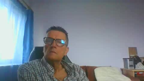 Snapshot of ulmeni4 chatting on November 2025 06:46:01 AM ulmeni4 online show from November 2025 06:46:01 AM