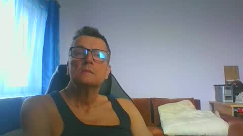 Snapshot of ulmeni4 chatting on November 2025 08:57:01 AM ulmeni4 online show from November 2025 08:57:01 AM