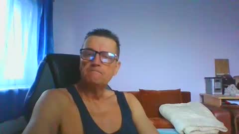 Snapshot of ulmeni4 chatting on December 2025 07:58:02 AM ulmeni4 online show from December 2025 07:58:02 AM