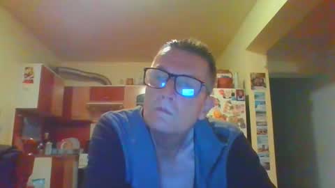 ulmeni4 online show from April 2026 07:00:01 PM