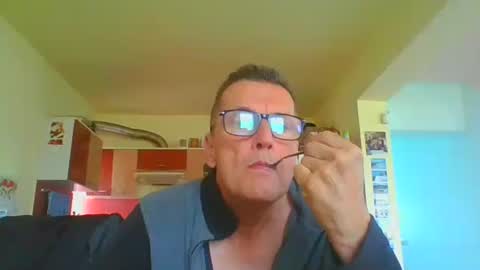 ulmeni4 online show from April 2026 11:33:02 AM