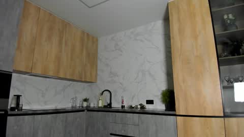 Melena online show from January 2026 02:17:01 AM