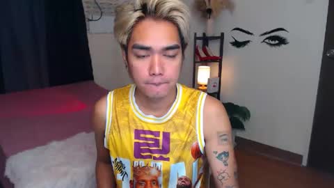 Snapshot of ultimatesexytrans chatting on February 2025 10:28:02 PM Alex online show from February 2025 10:28:02 PM