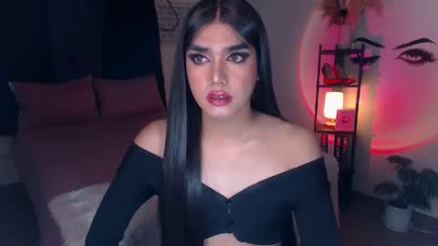 Snapshot of ultimatesexytrans chatting on February 2025 10:09:01 PM Alex online show from February 2025 10:09:01 PM