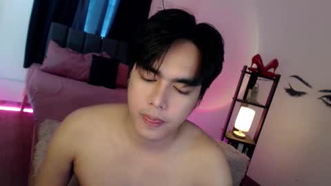 Snapshot of ultimatesexytrans chatting on October 2025 11:57:02 PM Alex online show from October 2025 11:57:02 PM