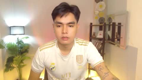 Snapshot of ultimatesexytrans chatting on October 2025 07:30:02 PM Alex online show from October 2025 07:30:02 PM