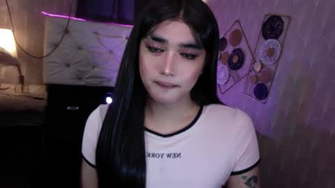 Snapshot of ultimatesexytrans chatting on October 2025 08:11:02 PM Alex online show from October 2025 08:11:02 PM