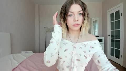 uma_like online show from April 2026 08:37:01 AM