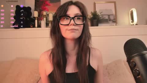 Snapshot of una_medisson chatting on May 2026 10:11:01 AM Una online show from May 2026 10:11:01 AM