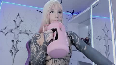 Snapshot of unachimbaherida chatting on February 2025 03:20:01 AM Elle Danielle  online show from February 2025 03:20:01 AM