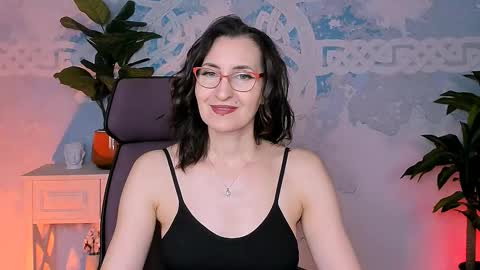 UnaTera online show from December 2025 09:36:02 AM