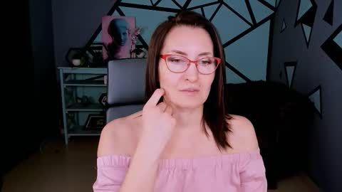 UnaTera online show from February 2026 09:08:01 AM