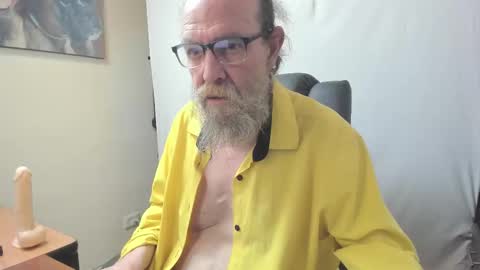 Uncle Hottie online show from February 2026 05:35:01 PM