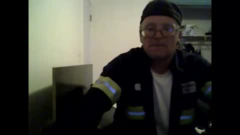 unclemuff online show from May 2026 12:19:02 AM
