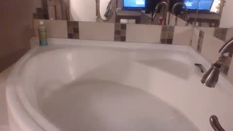 Snapshot of uncut4urbutt chatting on December 2024 12:22:02 PM uncut4urbutt online show from December 2024 12:22:02 PM