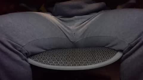 Under the desk online show from December 2025 10:26:01 PM