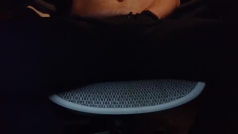 Under the desk online show from December 2025 09:52:02 PM