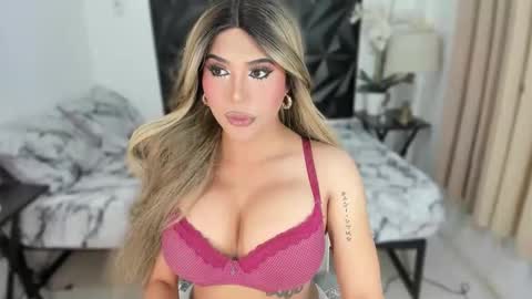 Julia online show from November 2025 02:39:01 PM