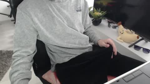uniqueboy22 online show from May 2026 10:01:01 AM