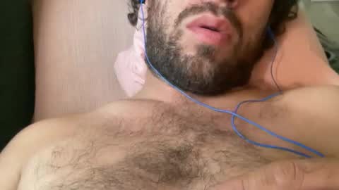 Snapshot of universalstudihoes chatting on November 2025 10:32:01 PM universalstudihoes online show from November 2025 10:32:01 PM