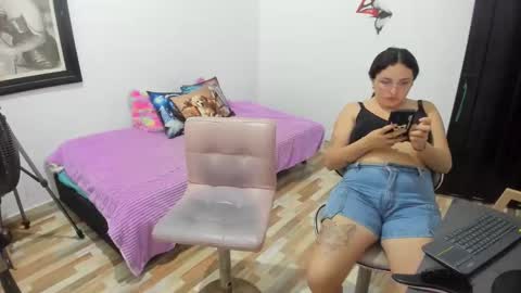 Snapshot of until_wet chatting on October 2025 01:24:01 AM Kary and jhoa online show from October 2025 01:24:01 AM