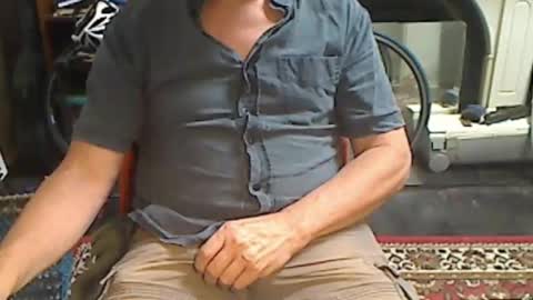 Snapshot of updownunder chatting on November 2025 01:38:01 AM Freddie online show from November 2025 01:38:01 AM