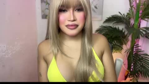 Snapshot of ur_bombshellpatty chatting on May 2026 05:17:02 PM ur_bombshellpatty online show from May 2026 05:17:02 PM