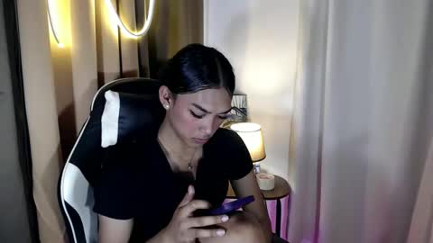 ur_dazzlingmorenaxx online show from November 2025 03:27:01 AM