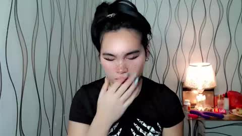 QUEENSY online show from November 2025 11:27:02 PM