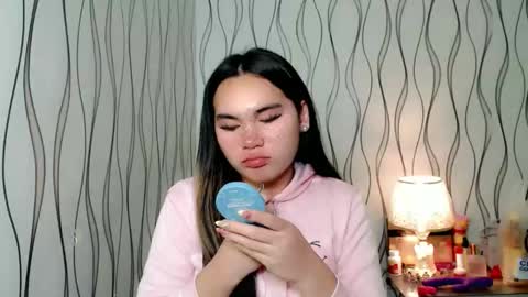 QUEENSY online show from December 2025 07:30:02 PM