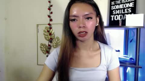 ur_petite_wifexx online show from April 2026 07:35:01 AM