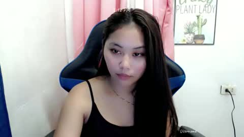 Snapshot of ur_small_girl chatting on November 2025 07:12:01 AM ur_small_girl online show from November 2025 07:12:01 AM