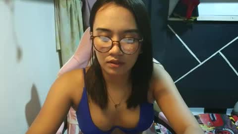 ur_wetwife online show from October 2025 08:36:02 PM