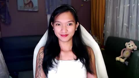 Snapshot of urasian_newra chatting on November 2025 08:10:01 PM NEWRA ALLISON online show from November 2025 08:10:01 PM