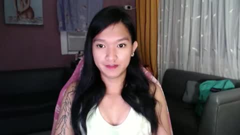 Snapshot of urasian_newra chatting on December 2025 08:02:01 PM NEWRA ALLISON online show from December 2025 08:02:01 PM