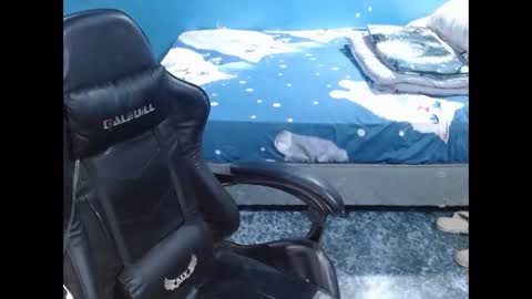 Snapshot of urasianyummyliciousxxx chatting on October 2025 02:06:02 PM Yamyam hinlayagan online show from October 2025 02:06:02 PM