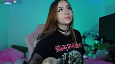 Snapshot of urbaby6irl chatting on December 2025 08:23:01 AM Danielle online show from December 2025 08:23:01 AM