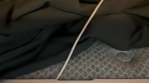 Snapshot of urbanparis chatting on November 2025 08:11:02 PM Urban Pvris online show from November 2025 08:11:02 PM