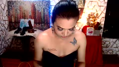 Queen lucy online show from June 2026 05:41:01 PM