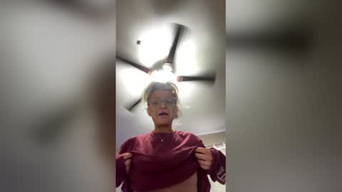 urblondeobsessionxo online show from April 2026 09:50:02 PM