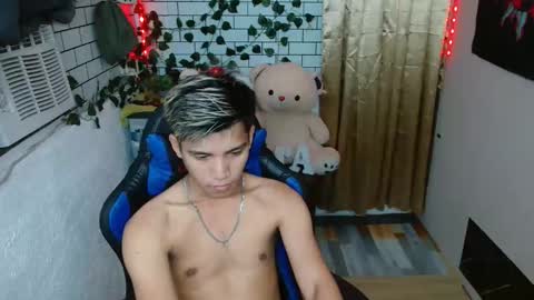 Snapshot of urcutefucking_asianboy chatting on November 2025 04:27:01 PM ASIANBBYBOY online show from November 2025 04:27:01 PM