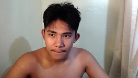 Snapshot of urcutie_asianboy chatting on November 2025 09:54:02 AM KEN online show from November 2025 09:54:02 AM