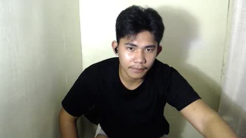 Snapshot of urcutie_asianboy chatting on November 2025 10:21:01 PM KEN online show from November 2025 10:21:01 PM