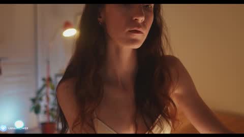 Snapshot of urfavflwers chatting on January 2025 07:28:02 PM Aleksandra online show from January 2025 07:28:02 PM