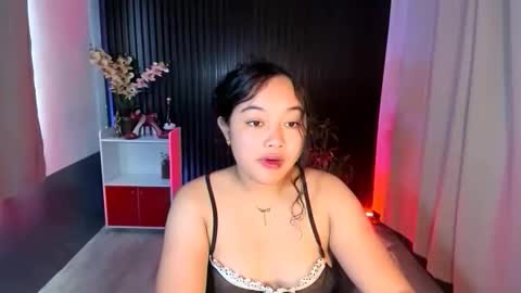 Snapshot of urfavouritecravings chatting on November 2025 01:38:01 AM Scarlet online show from November 2025 01:38:01 AM