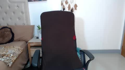 Snapshot of urfavrtemandy chatting on December 2024 02:21:01 PM Mandy 3 online show from December 2024 02:21:01 PM