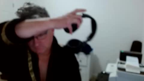 Gregor online show from November 2025 12:17:01 PM